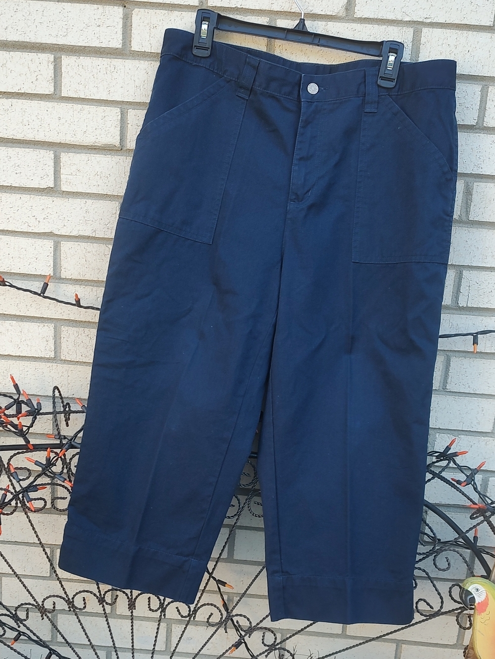 Bill blass Navy Capris Pants